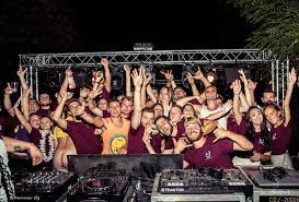 camping du vignal activité en sud ardeche fete votive camping familial glamping lablachere camping joyeuse camping rosieres ribes planzolles payzac chalet location piscine nature détente repos