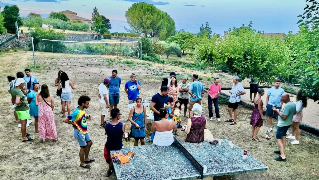 camping du vignal lablachere joyeuse rosieres ribes planzolles payzac camping familial sud ardeche apéro détente famille repos