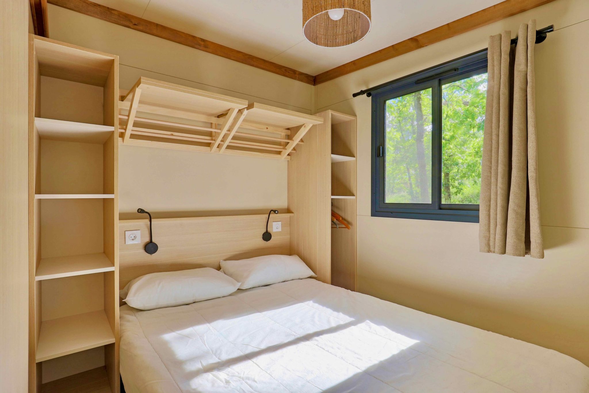 Chalet camping du vignal location piscine nature lablachere joyeuse rosières chambre parents