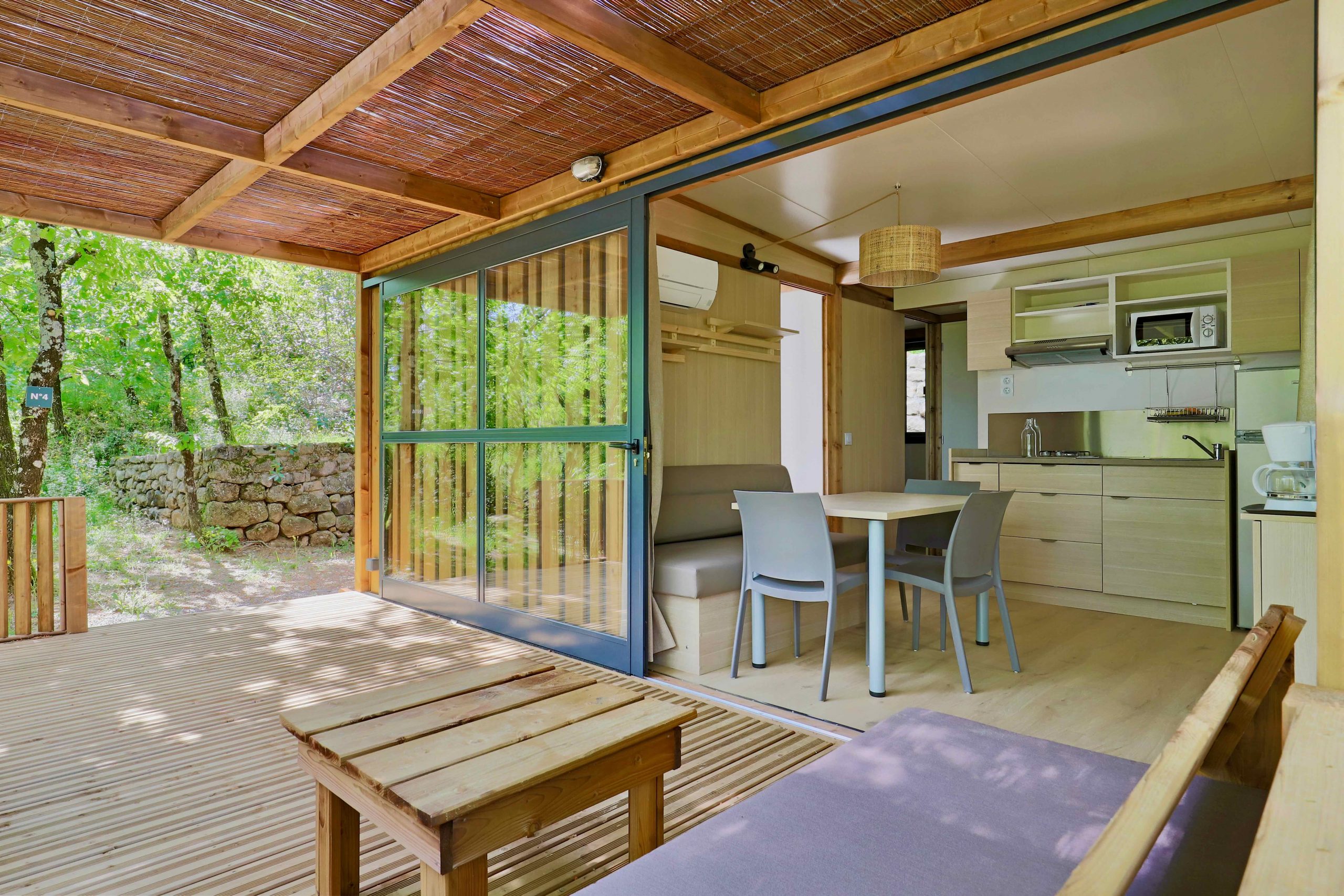 Chalet camping du vignal location piscine nature lablachere joyeuse rosières banquette